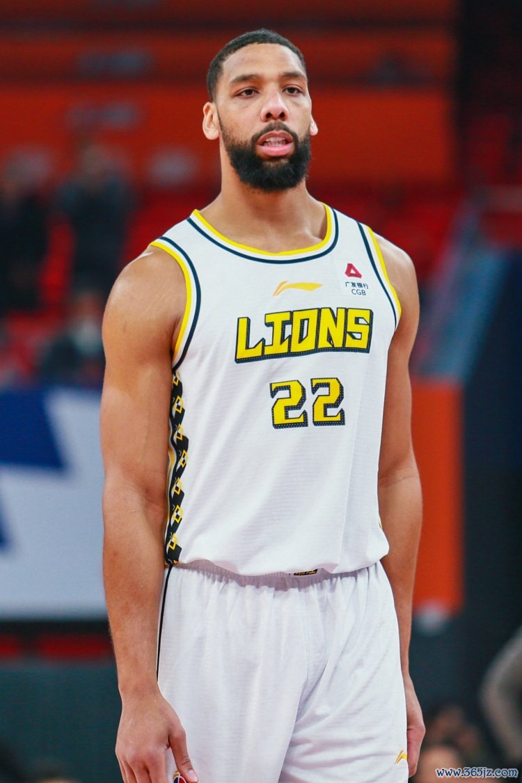 奥卡福：去CBA时厌倦了NBA只思挣点钱 但在那我找回了篮球的乐趣