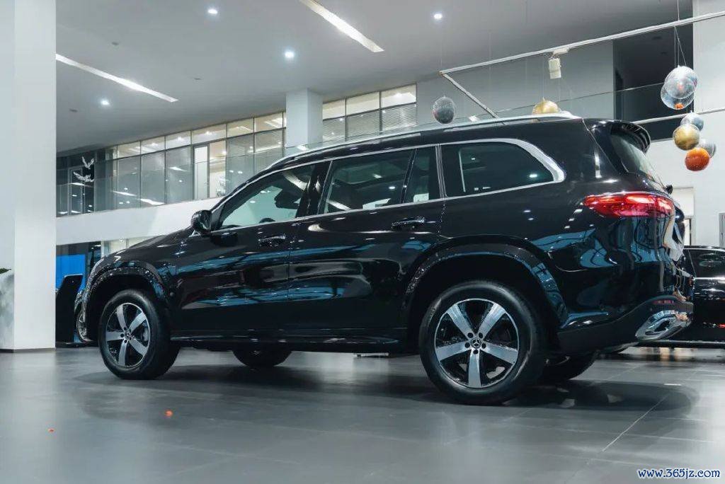 什么样的成皆有钱东谈主，会在2024年买一台飞奔GLS SUV？