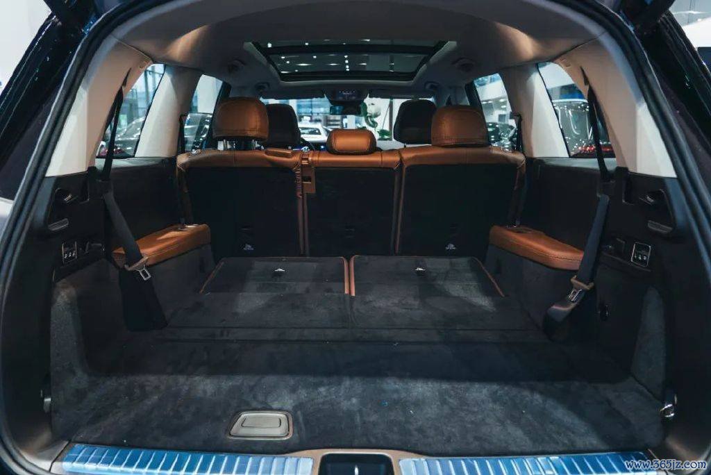 什么样的成皆有钱东谈主，会在2024年买一台飞奔GLS SUV？