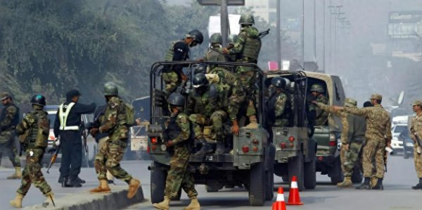 现金九游体育app平台更像是一场“威慑饰演”：一方面是防着印